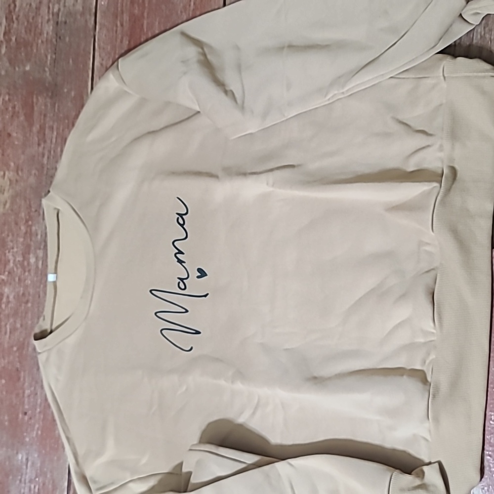 "Mama" crewneck sweatshirt.  Size XL. Tan/brown. Super soft. New